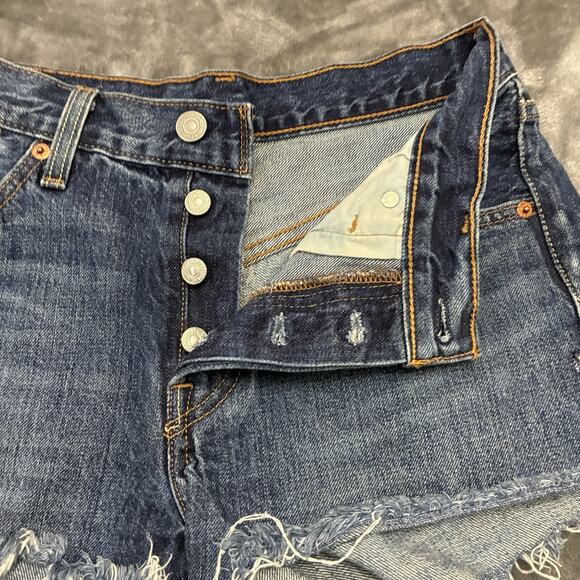 Vintage Levis 501 Jeans Shorts Womens Sz.25 Blue Button Fly Raw Hem Daisy Dukes - Picture 3 of 10